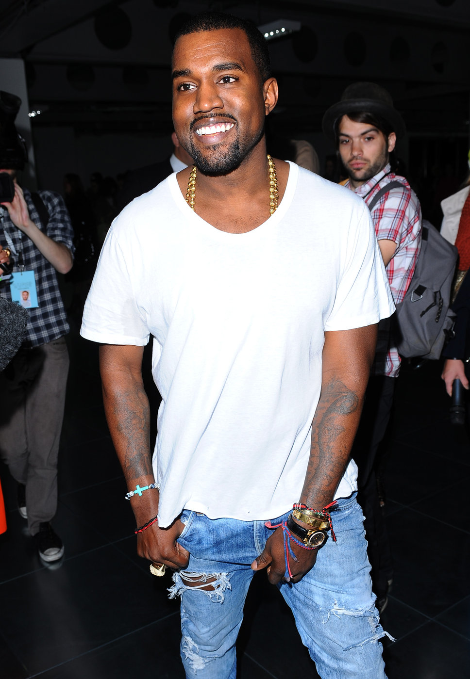 kanye_west_white_tshirt_golde-1