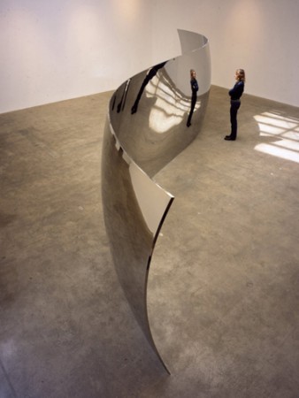 Scurve by Anish Kapoor Scurve by Anish Kapoor
