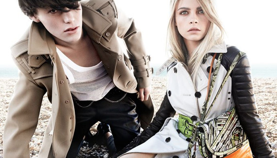 LIVE \ Burberry Prorsum AW11 Menswear Show