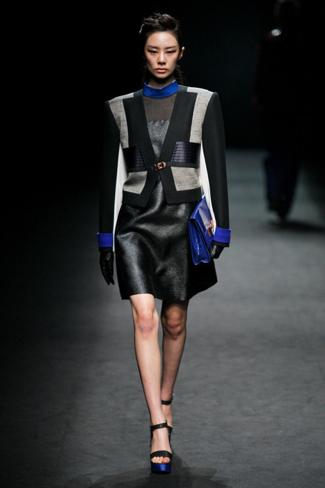 A PROGRESSIVE VIBE AT SEOUL FASHION WEEK