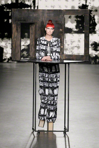 Architectural fashion: Marga Weimans SS13