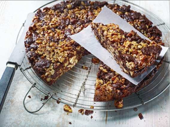 Chocolate nut tart with honey