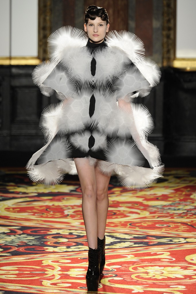 iris-van-herpen-005