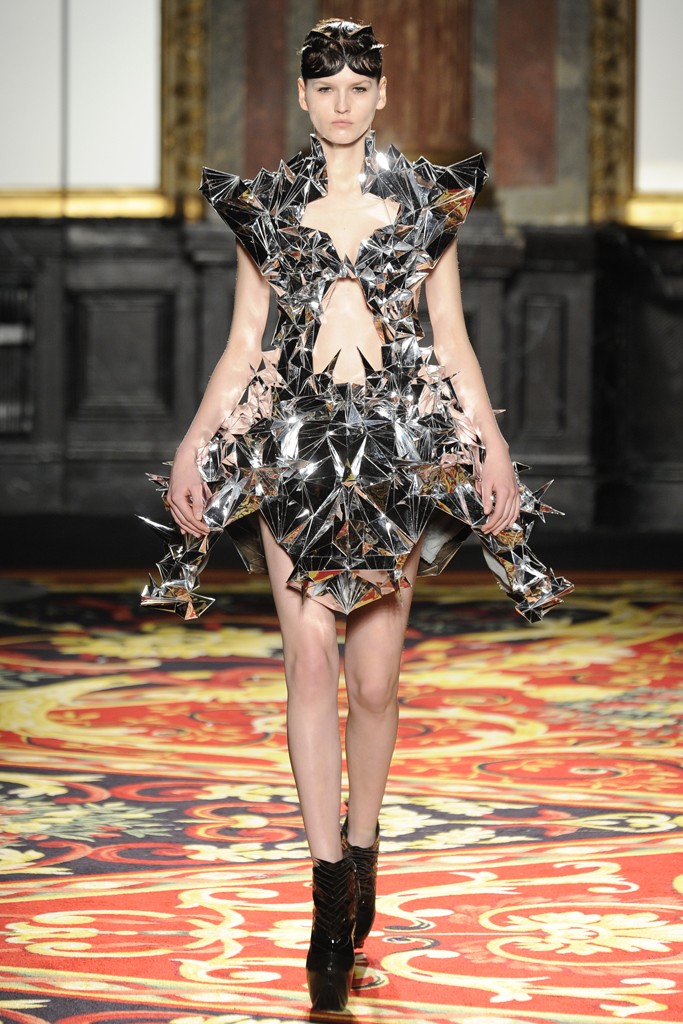 iris-van-herpen-011