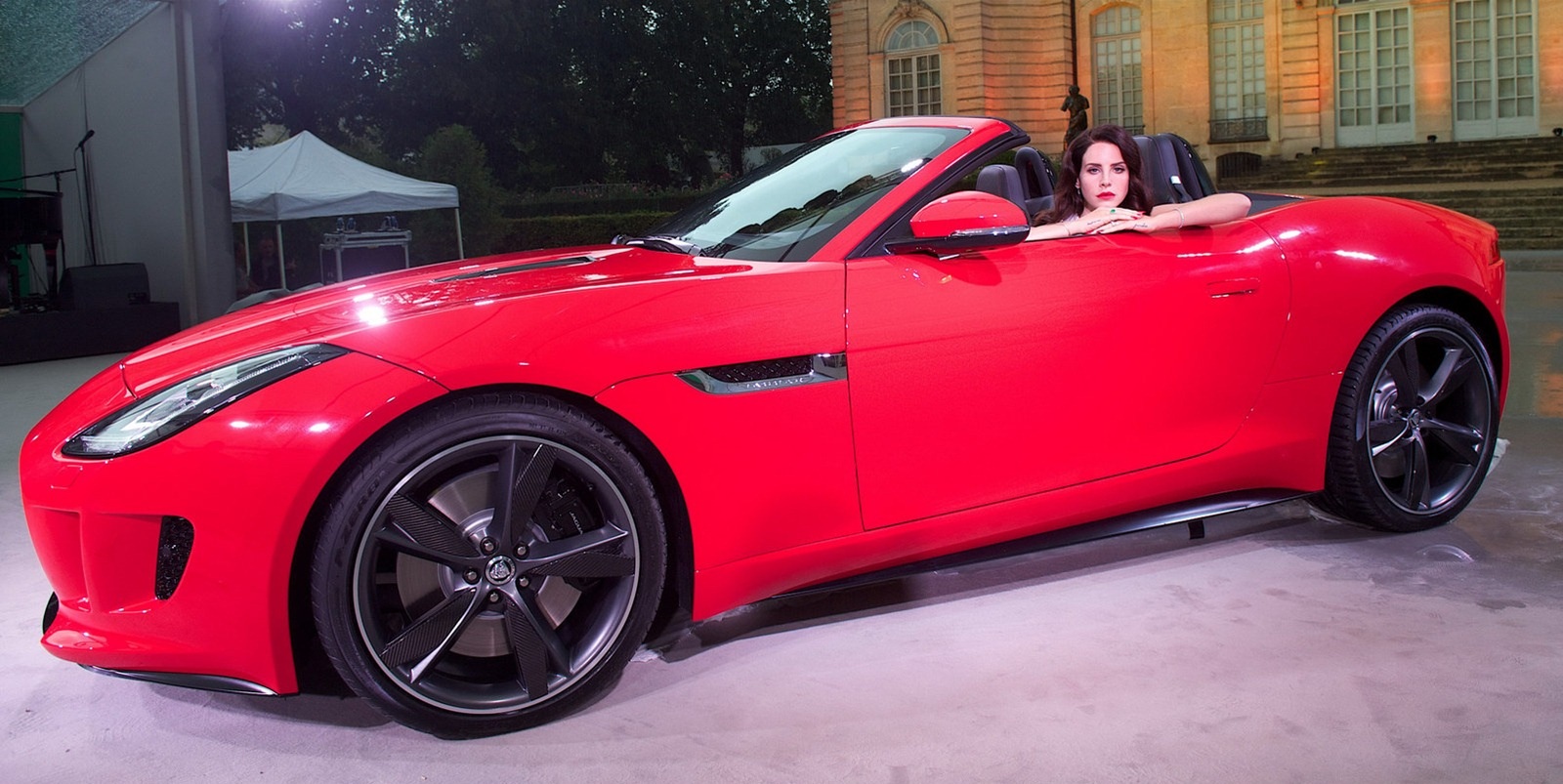 lana-del-rey-is-the-f-type-of-girl_1
