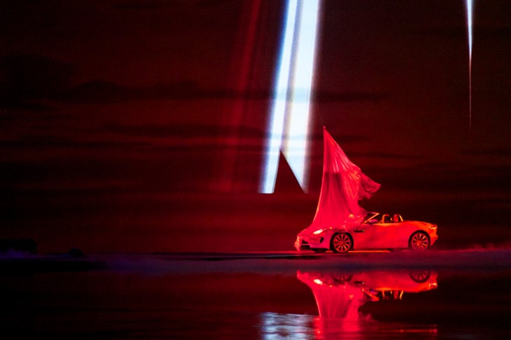 Jag_F-TYPE_Paramount_LA_281112_6-728x485