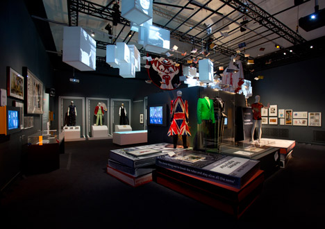 dezeen_David-Bowie-is-opens-at-the-VandA_5
