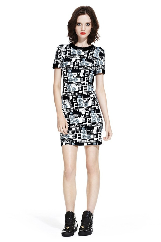 mia-for-versus-versace-capsule-collection2