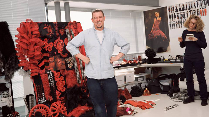 Alexander-McQueen-Working-Process-by-Nick-Waplington-0-1
