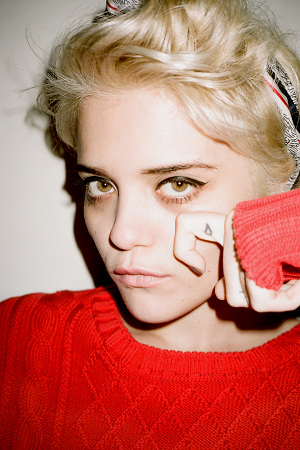 sky-ferreira-for-maison-kitsune-spring-summer-2014-01-300x450