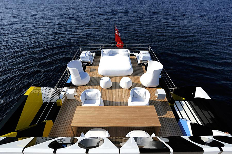 Dakis-Joannous-Mega-Yacht-Guilty-by-Jeff-Koons-and-Ivana-Porfiri-11