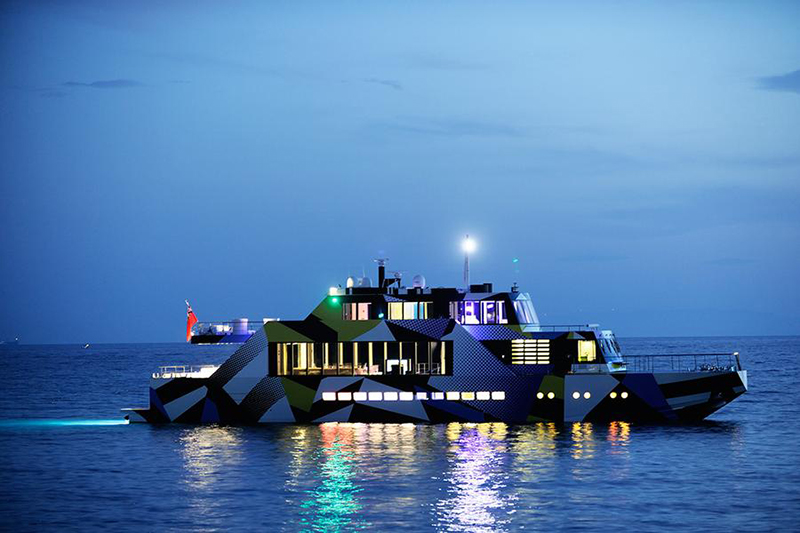 Dakis-Joannous-Mega-Yacht-Guilty-by-Jeff-Koons-and-Ivana-Porfiri-13