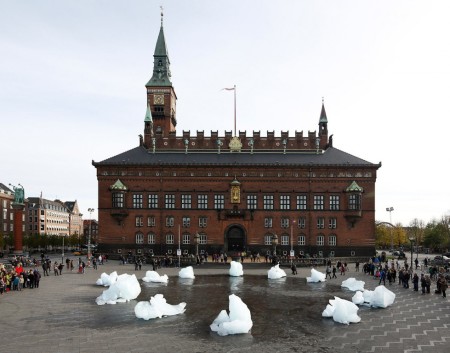 olafur_eliasson_ice_watch_1