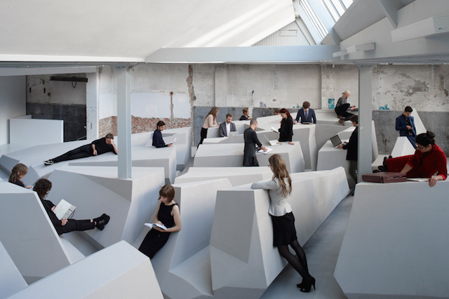 ‘The End of Sitting’ experiments with the future of the work environment