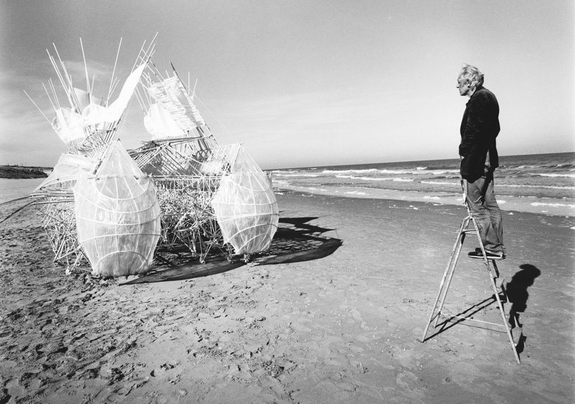 Theo Jansen’s 3D printed Strandbeest at Art Basel Miami Beach