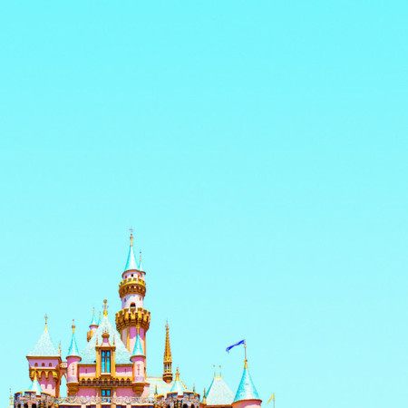Candy-Colored-Minimalism-Photography-30http-::www.fubiz.net:wp-content:uploads:2015:01:Candy-Colored-Minimalism-Photography-30