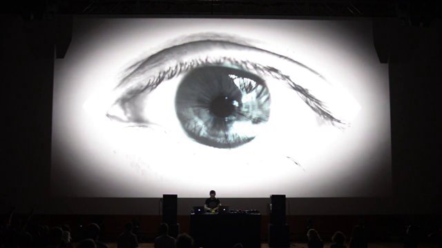 Max Cooper presents captivating audiovisual show ‘Emergence’ at NEON